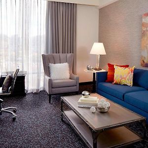 One-Bedroom Queen Suite Two Queen Beds High Floor